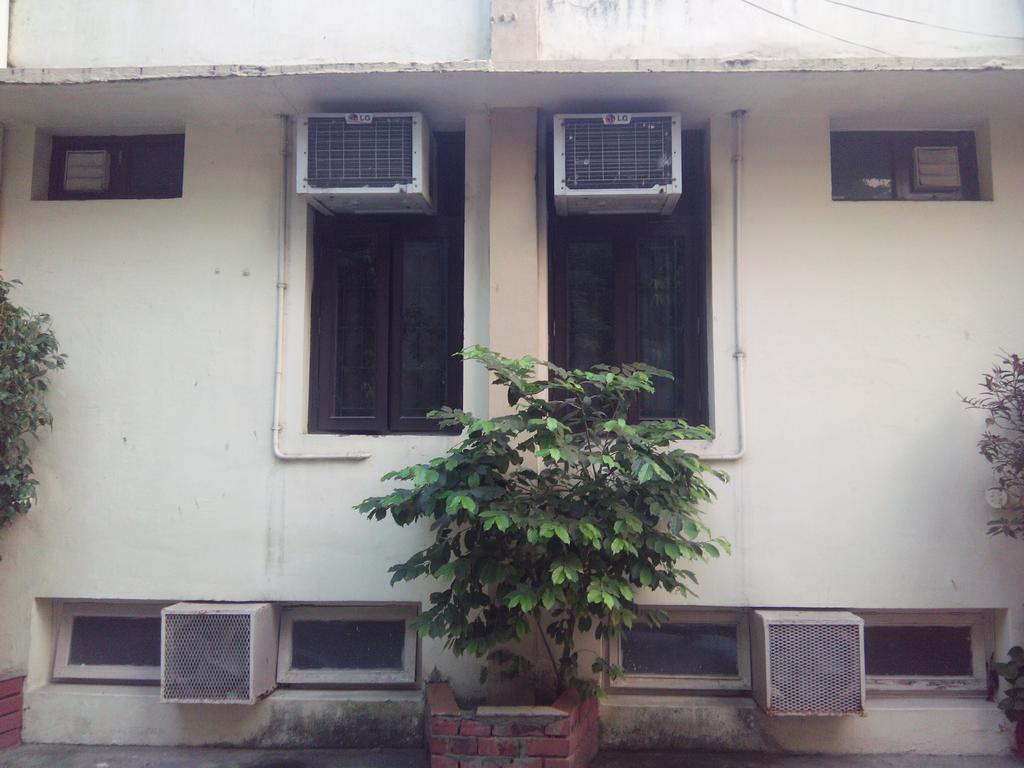 Hotel Kanishka กานปูร์ ภายนอก รูปภาพ